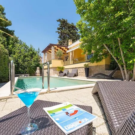 Holiday home Luna *